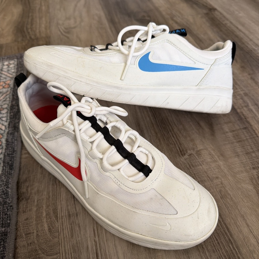 Nike SB Nyjah Free 2 Shoes Mens Size 10 Alternating Swoosh White Red Blue